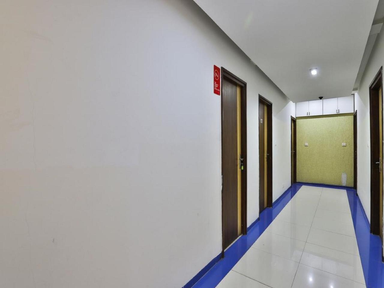 Hotel President Inn By Sky Stays Gandhinagar Exterior photo